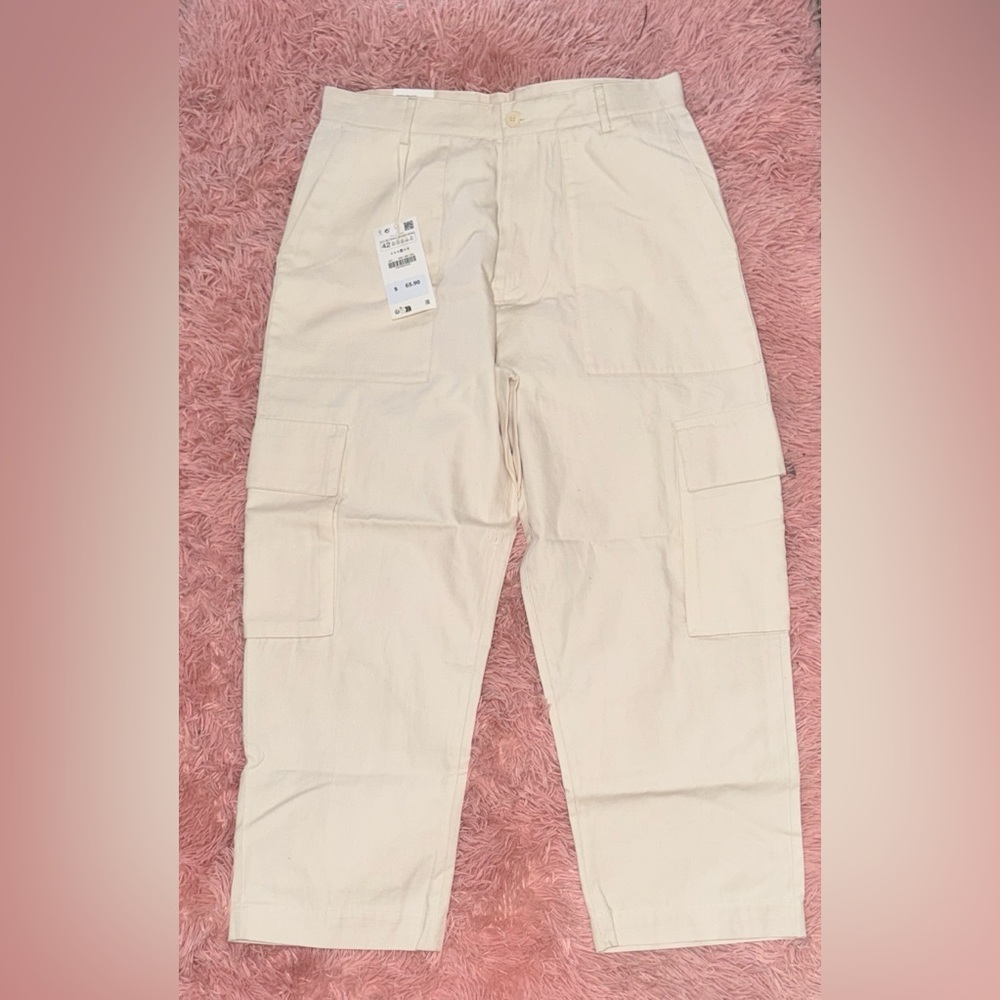 ZARA Man Cargo Relaxed Pants in Light Beige